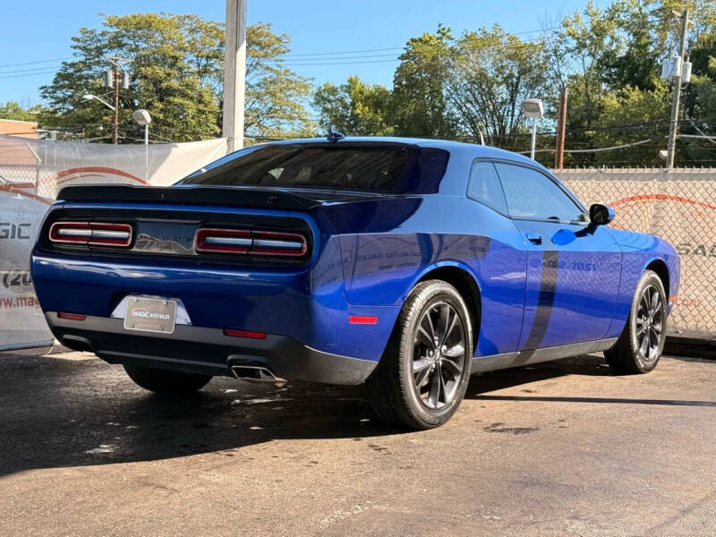 2021 Dodge Challenger SXT