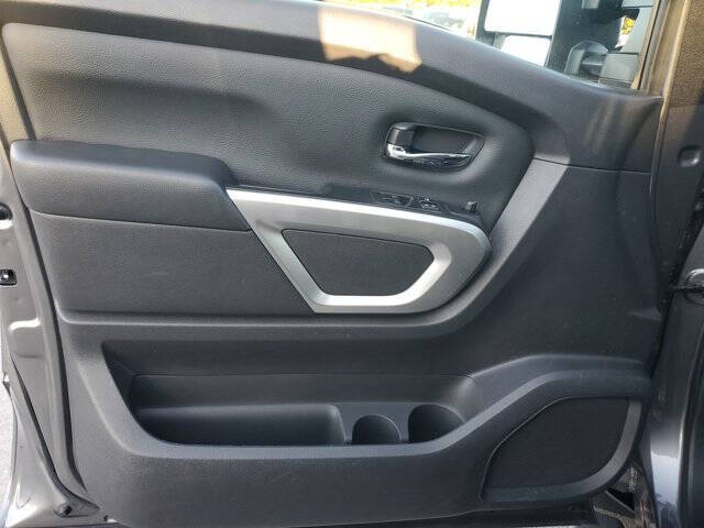 2024 Nissan Titan SV