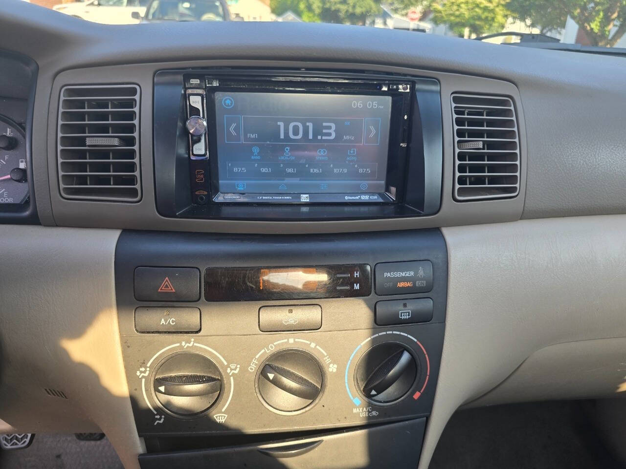 2007 Toyota Corolla for sale at QUEENSGATE AUTO SALES in York, PA