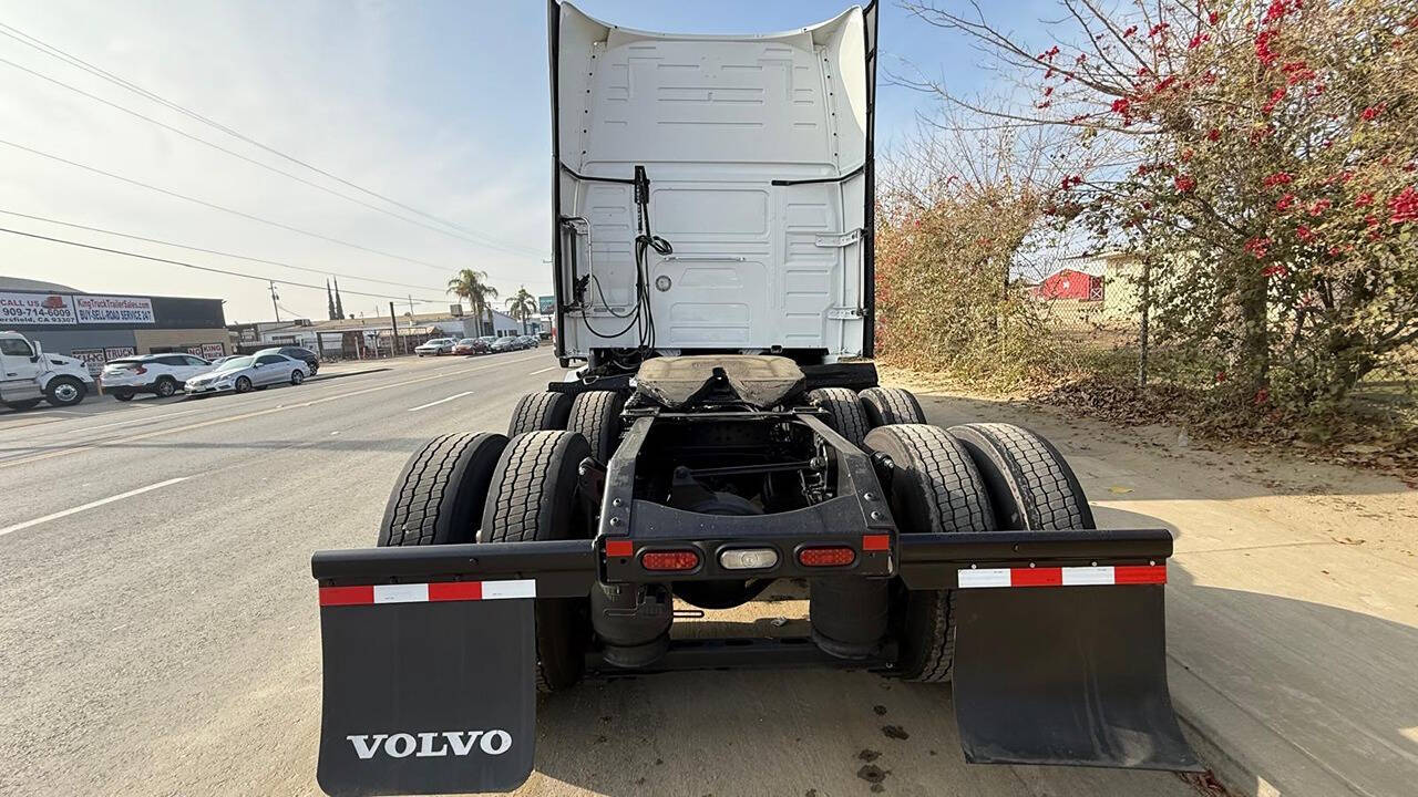 2023 VOLVO VNL 860 SLEEPER for sale at KING TRUCK TRAILER SALES in Bakersfield, CA