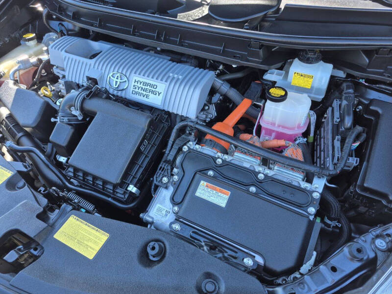 2013 Toyota Prius v Three