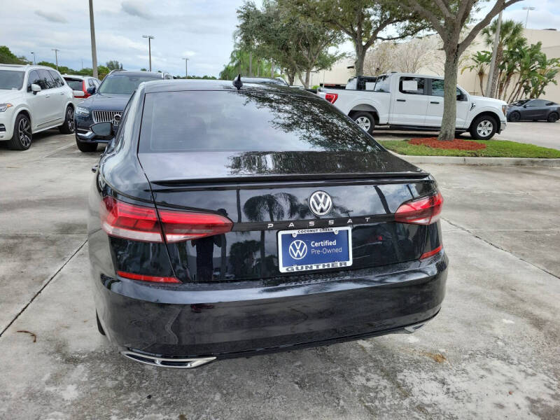 2022 Volkswagen Passat R-Line