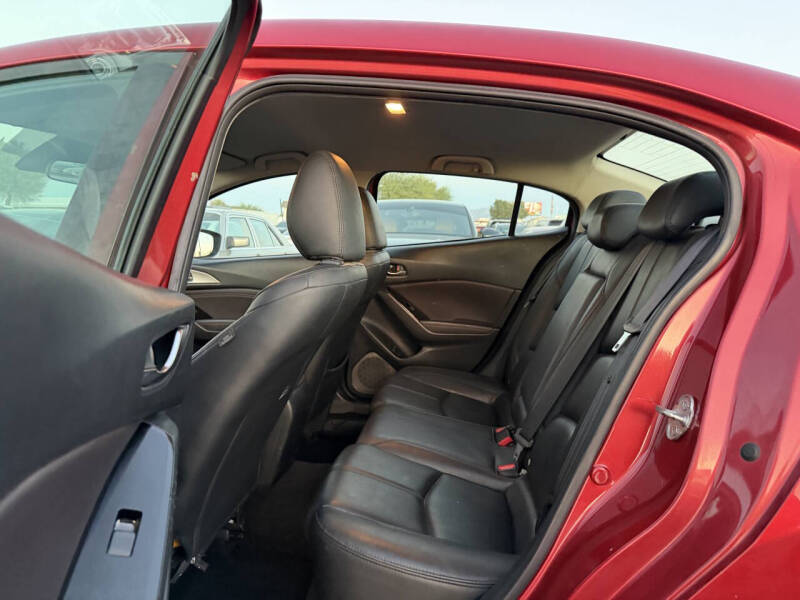 2018 Mazda MAZDA3 Touring