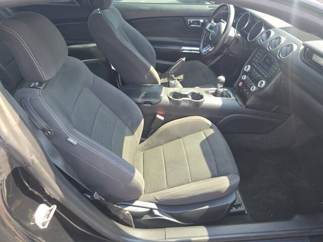 2016 Ford Mustang V6