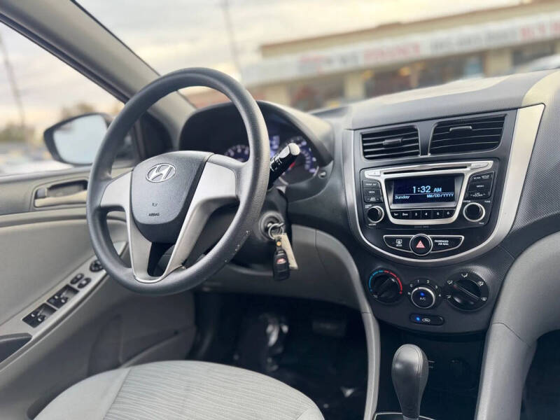 2016 Hyundai Accent SE