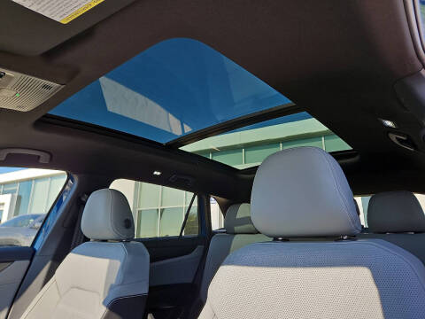 2026 Volkswagen Atlas Cross Sport SEL R-Line Black 4Motion