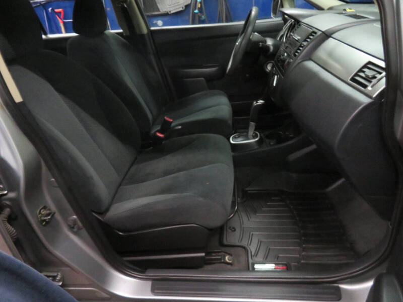 2010 Nissan Versa 1.8 S