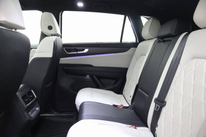 2024 Volkswagen Atlas Cross Sport SEL Premium R-Line 4Motion