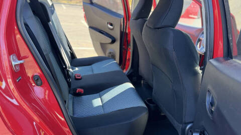 2012 Toyota Yaris 5-Door SE