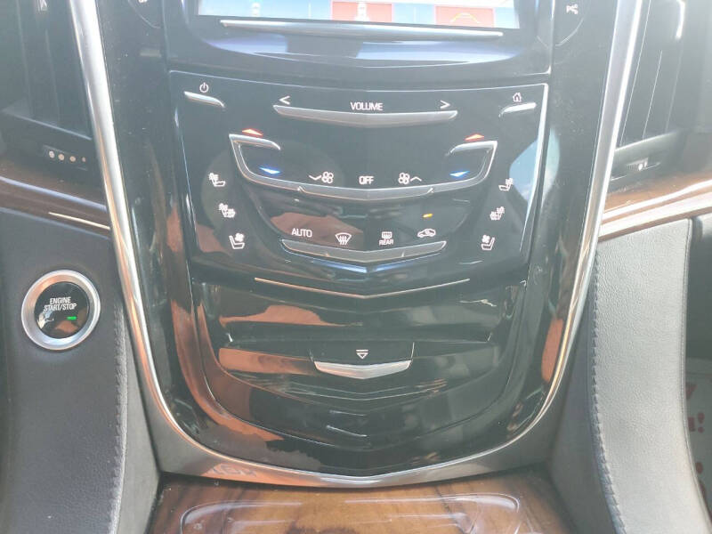 2017 Cadillac Escalade Standard