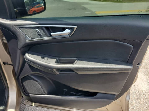 2020 Ford Edge SE