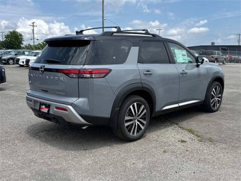 2025 Nissan Pathfinder Platinum