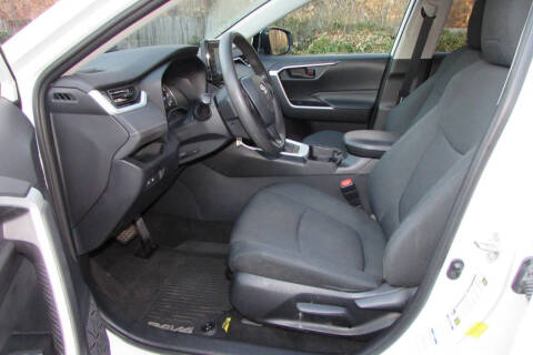 2020 Toyota RAV4 Hybrid LE