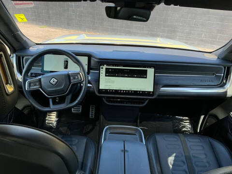 2024 Rivian R1S