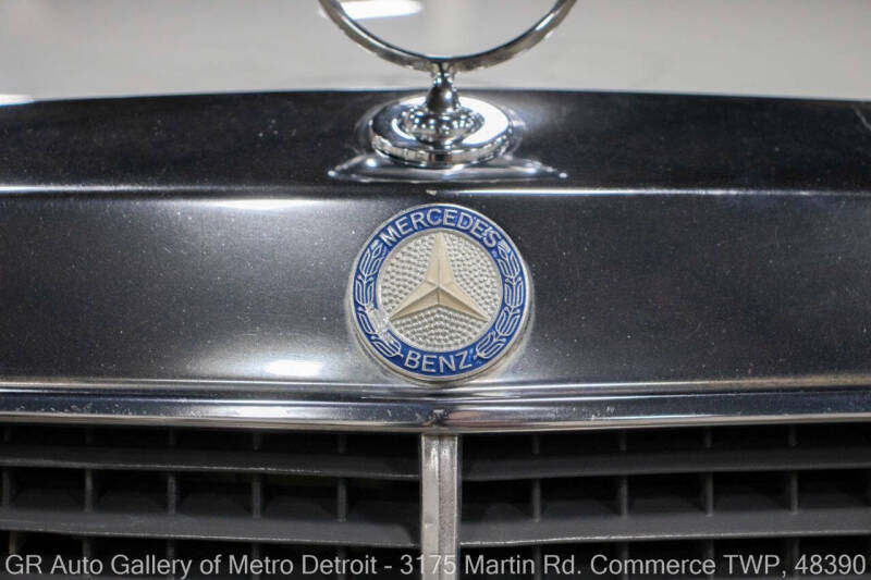 1991 Mercedes-Benz 560-Class 560 SEL