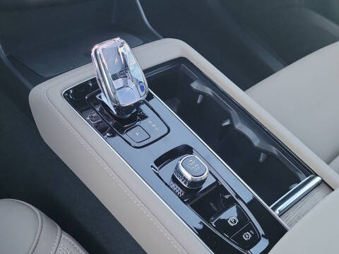 2026 Volvo XC90 T8 Core