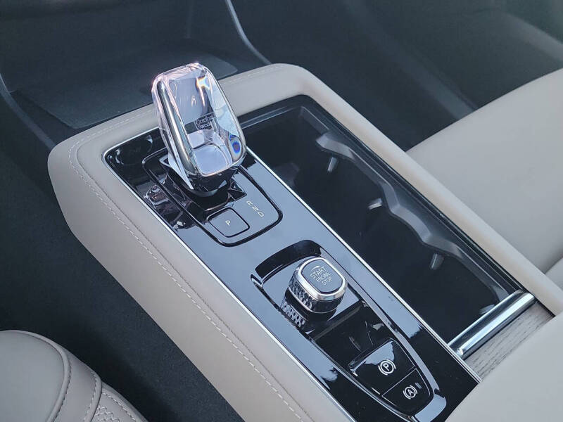 2026 Volvo XC90 T8 Core