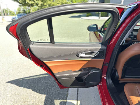 2018 Alfa Romeo Giulia Sport