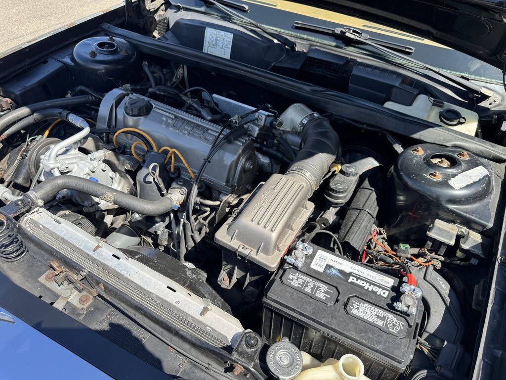 1985 Chrysler Le Baron 36