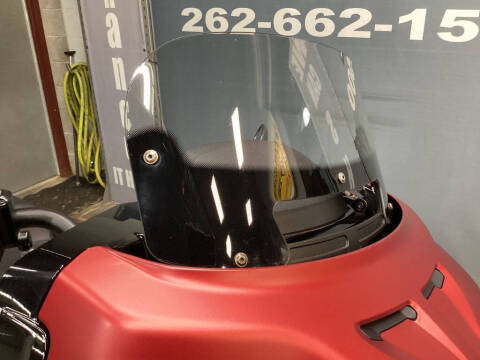 2024 Indian CHALLENGER DARK HORSE WITH POW