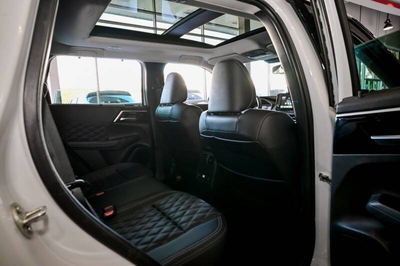 2023 Mitsubishi Outlander PHEV 40th Anniversary