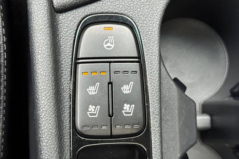 2022 Kia Niro EX Premium