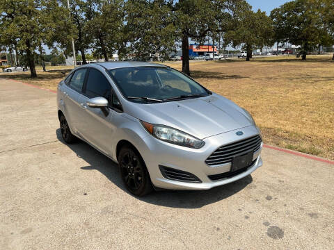 2015 Ford Fiesta for sale at RP AUTO SALES & LEASING in Arlington TX