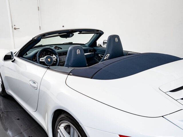 2015 Porsche 911 Carrera