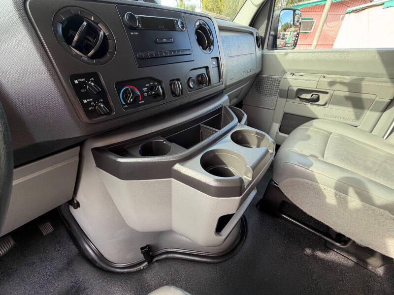 2013 Ford E-Series E-350 SD XL