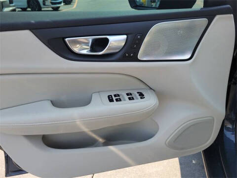 2024 Volvo S60 B5 Ultimate Dark Theme