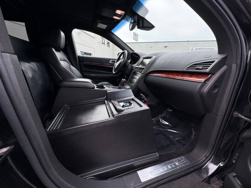 2015 Lincoln MKT Town Car Limousine Fleet