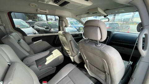 2011 Chrysler Town and Country Touring-L