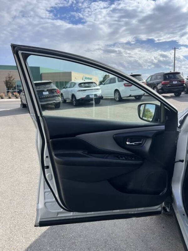 2023 Nissan Murano SV