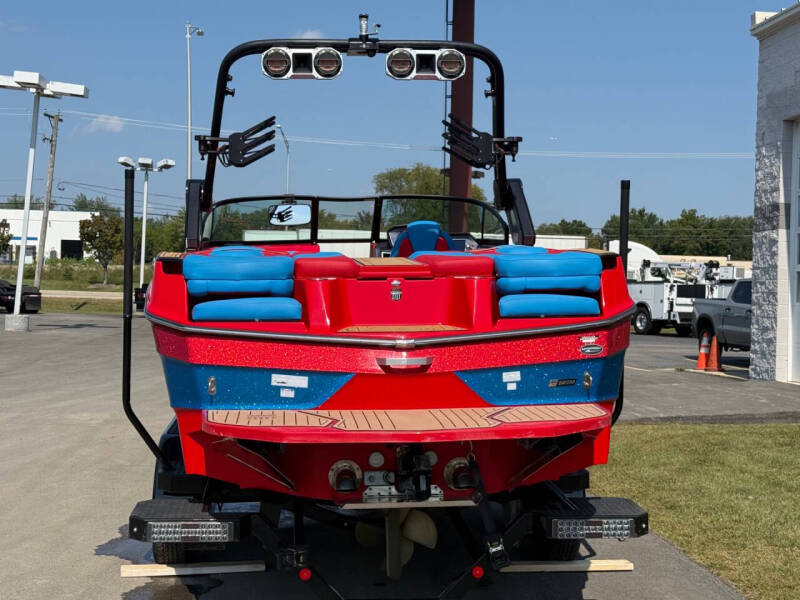 2022 MasterCraft XT24