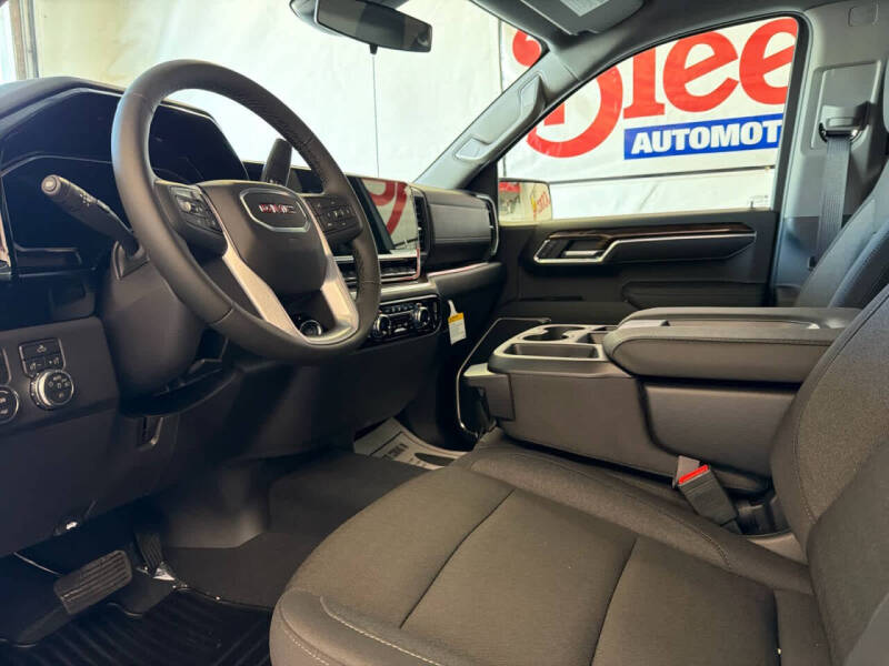 2026 GMC Sierra 1500 Elevation Standard