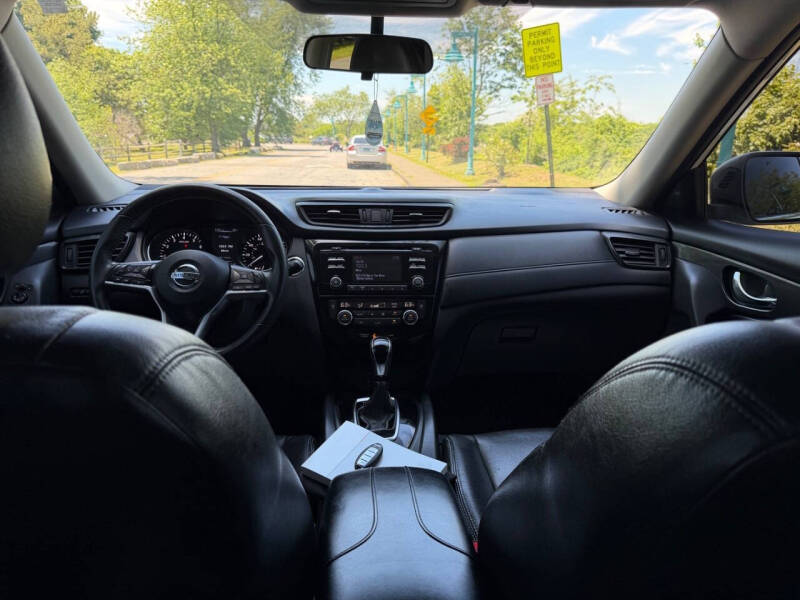 2017 Nissan Rogue SV