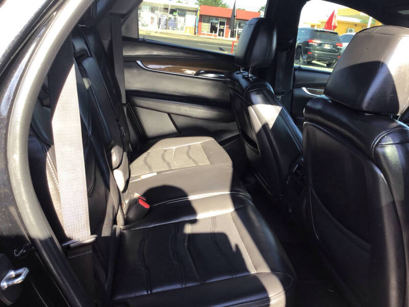 2017 Cadillac XT5 Platinum