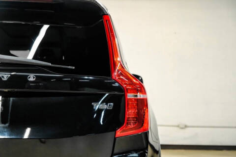 2017 Volvo XC90 T6 Momentum