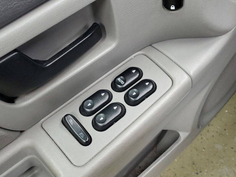 2005 Ford Taurus SE