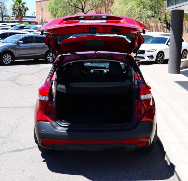 2020 Nissan Kicks SR