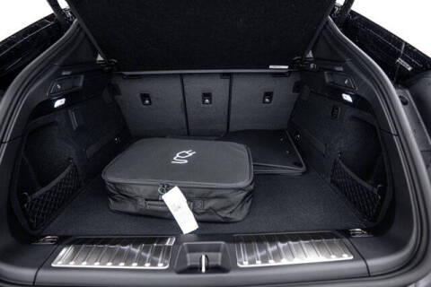 2025 Porsche Macan 4S Electric