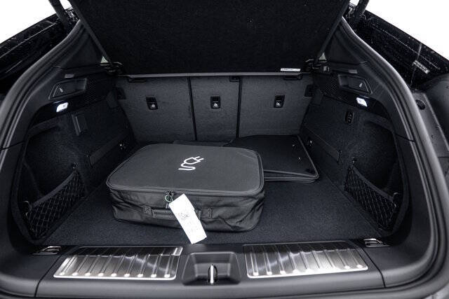 2025 Porsche Macan 4S Electric