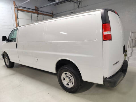 2023 Chevrolet Express 2500