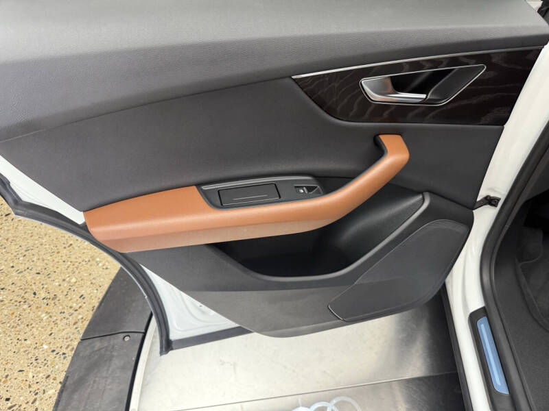 2023 Audi Q8 quattro Premium 55 TFSI