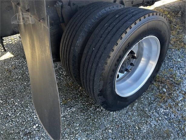 2007 Freightliner M2 106