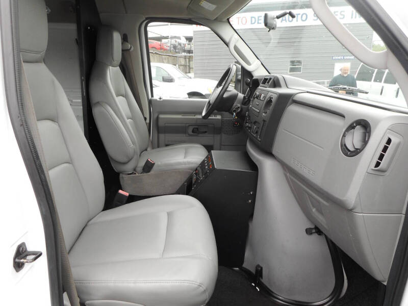 2009 Ford E-Series E-350 SD