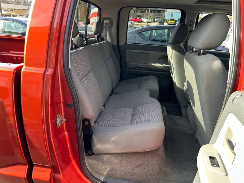 2007 Dodge Dakota SLT photo 25