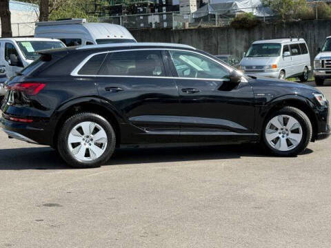 2019 Audi e-tron quattro Premium Plus