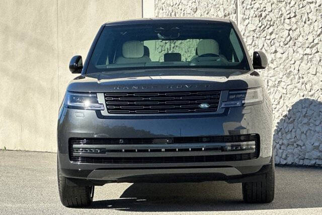 2025 Land Rover Range Rover P400 SE LWB