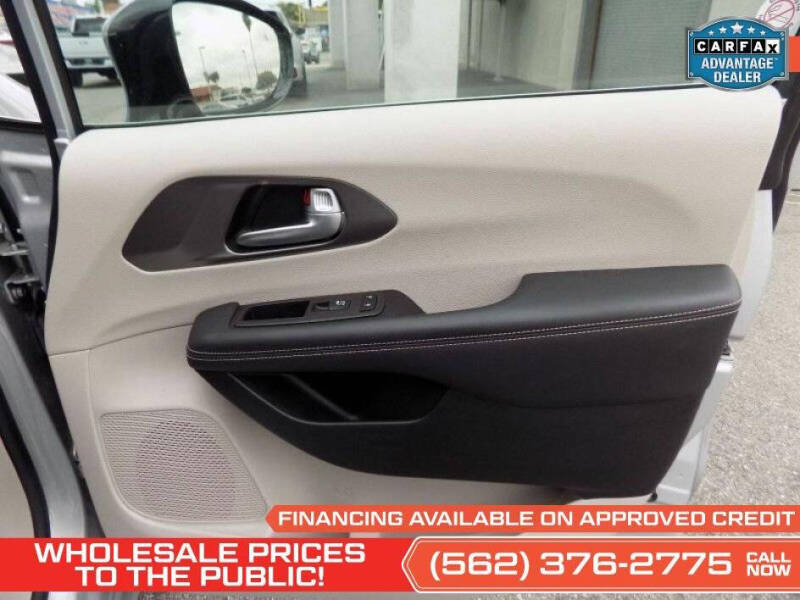 2024 Chrysler Pacifica Touring L